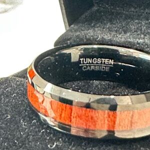 8mm Black Tungsten Band with Hawaiian Koa Wood Inlay – Men’s Ring (Size 12.5)